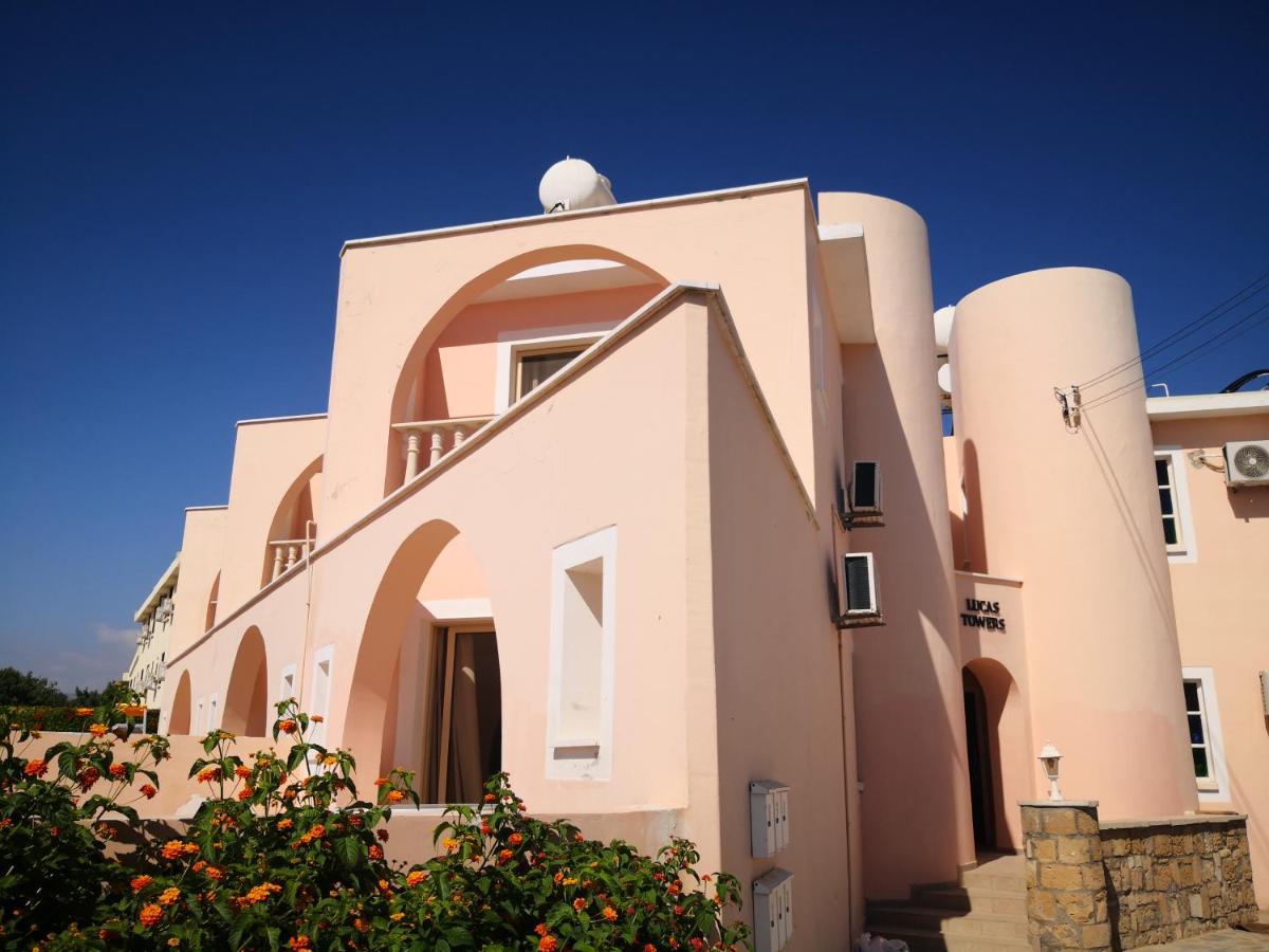 Seashell Apartments Paphos Exteriör bild