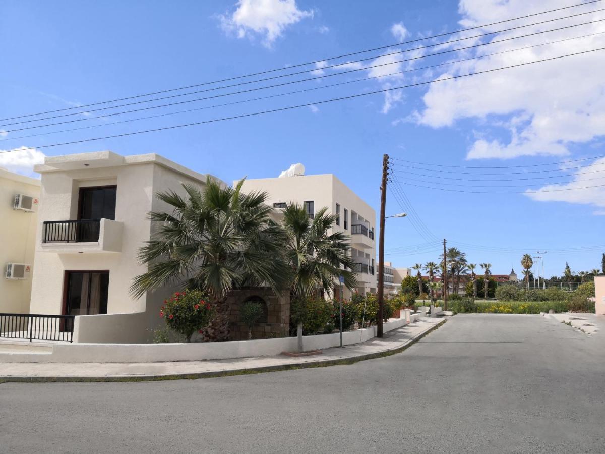 Seashell Apartments Paphos Exteriör bild