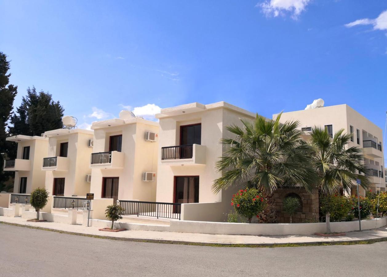 Seashell Apartments Paphos Exteriör bild